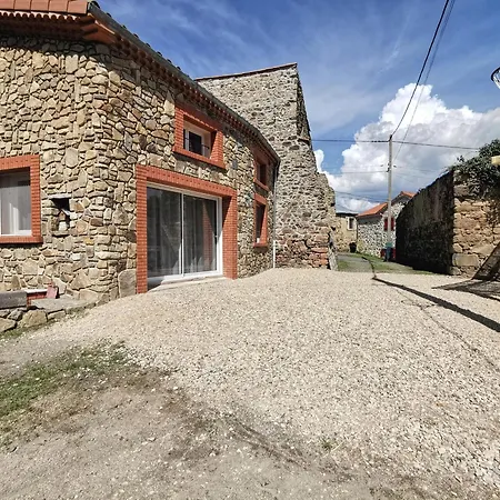 Renove Avec Sauna En Haute-loire, Parfait Pour Randonnees Et Repos - Fr-1-582-344 Holiday home *