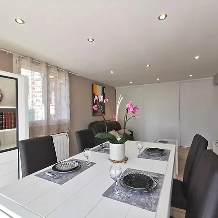 Renove Avec Sauna En Haute-loire, Parfait Pour Randonnees Et Repos - Fr-1-582-344 Holiday home