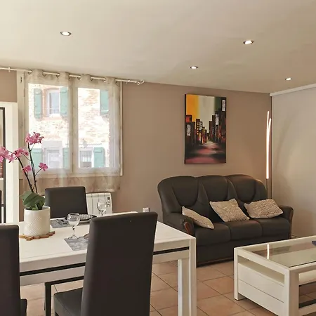 Renove Avec Sauna En Haute-loire, Parfait Pour Randonnees Et Repos - Fr-1-582-344 Holiday home *